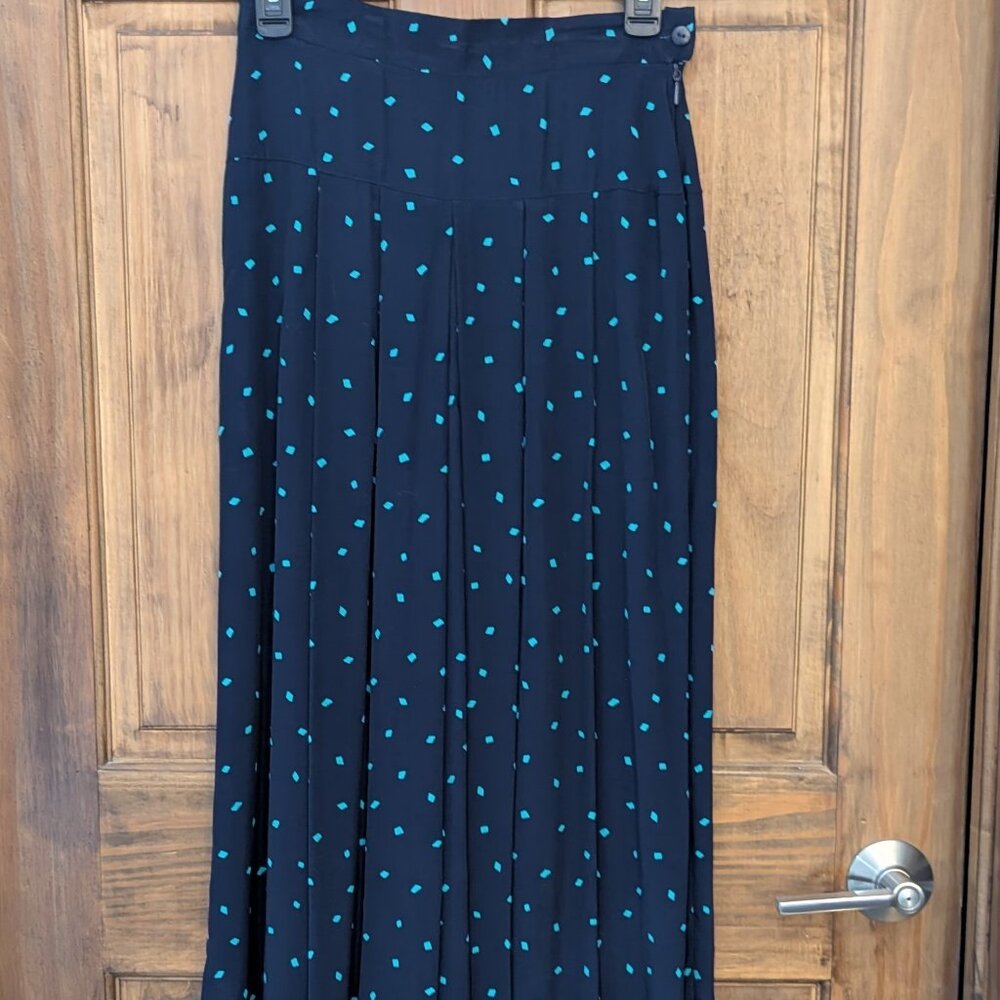 Your Sixth Sense Navy Print Drop Waist Pleated Midi Skirt. Size 12.